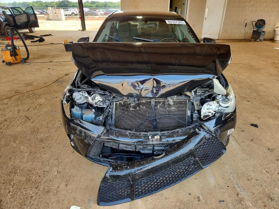 2017 TOYOTA CAMRY SE 5