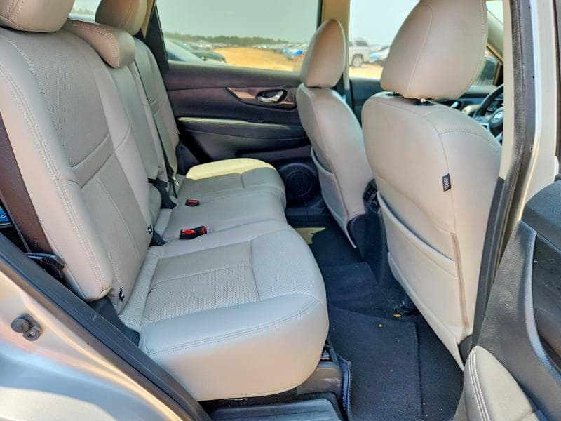 2018 NISSAN ROGUE SV 11