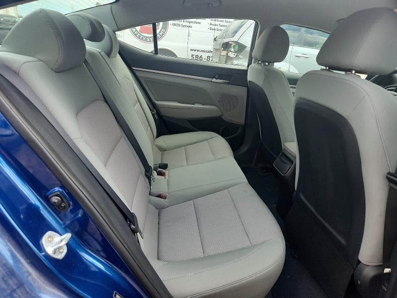2017 HYUNDAI ELANTRA SE 10