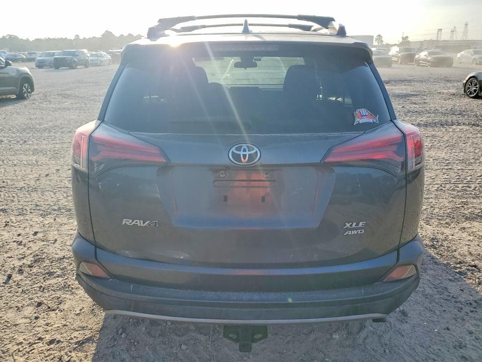 2018 TOYOTA RAV4 XLE 6