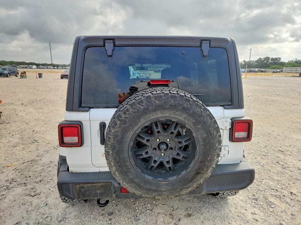 2019 JEEP WRANGLER UNLIMITED SAHARA 6
