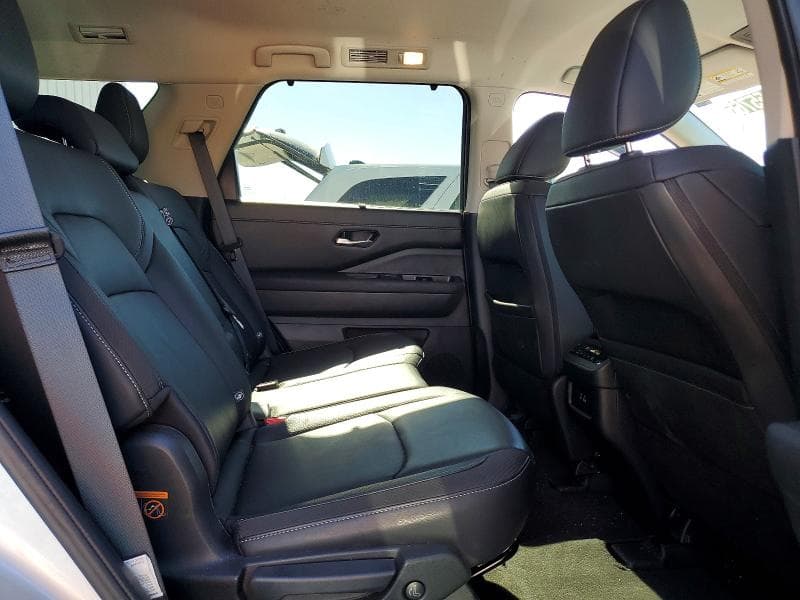 2025 NISSAN PATHFINDER SL 11