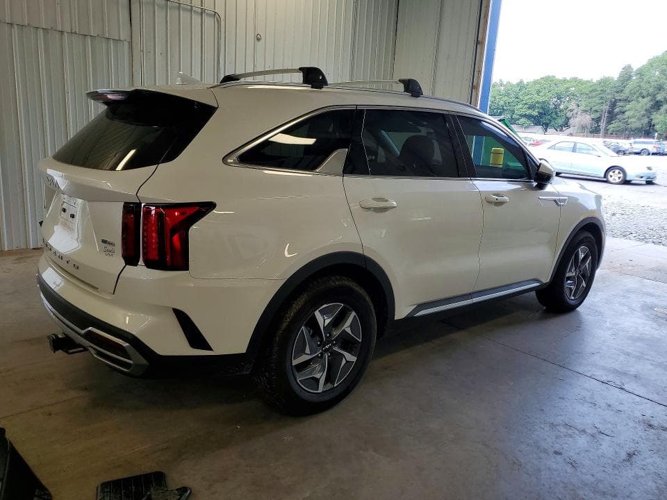 2022 KIA SORENTO S 3