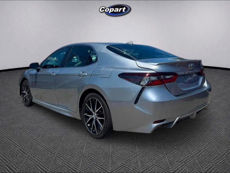 2021 TOYOTA CAMRY SE 3