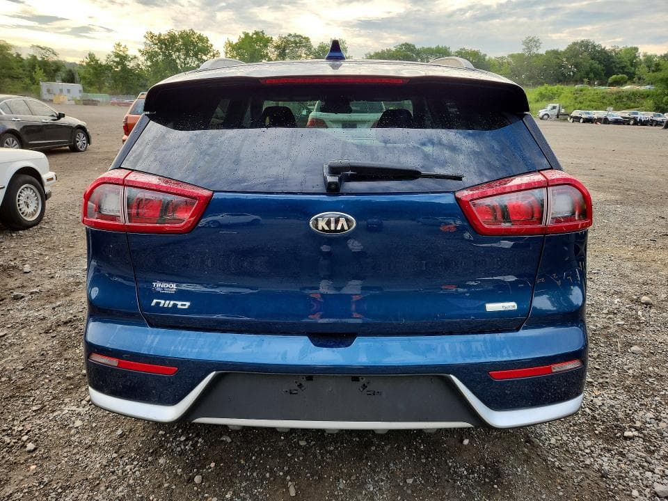 2017 KIA NIRO LX 6