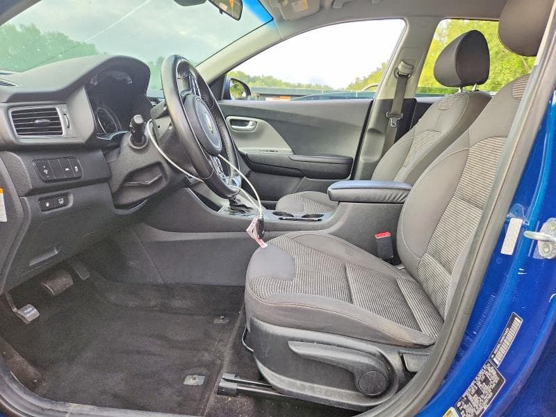 2017 KIA NIRO LX 7