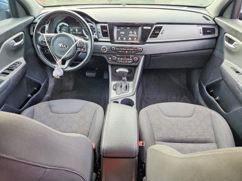 2017 KIA NIRO LX 8