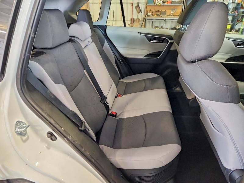 2021 TOYOTA RAV4 HYBRID XLE 11