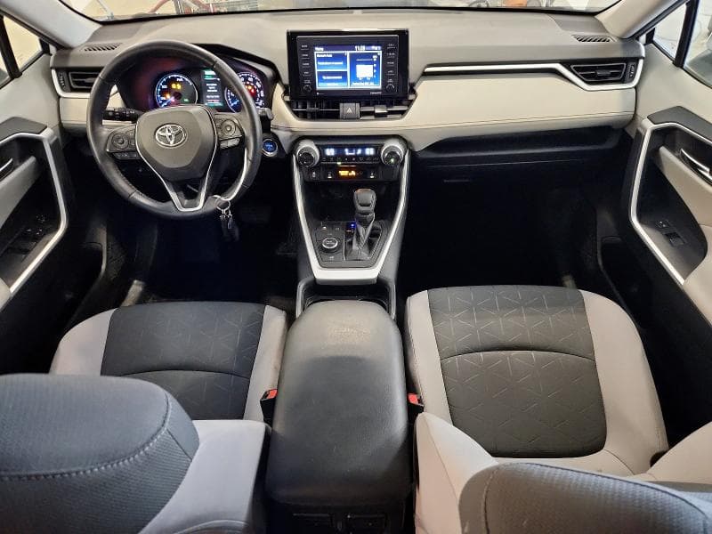 2021 TOYOTA RAV4 HYBRID XLE 8