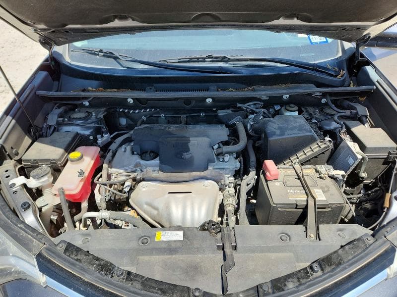 2018 TOYOTA RAV4 XLE 11