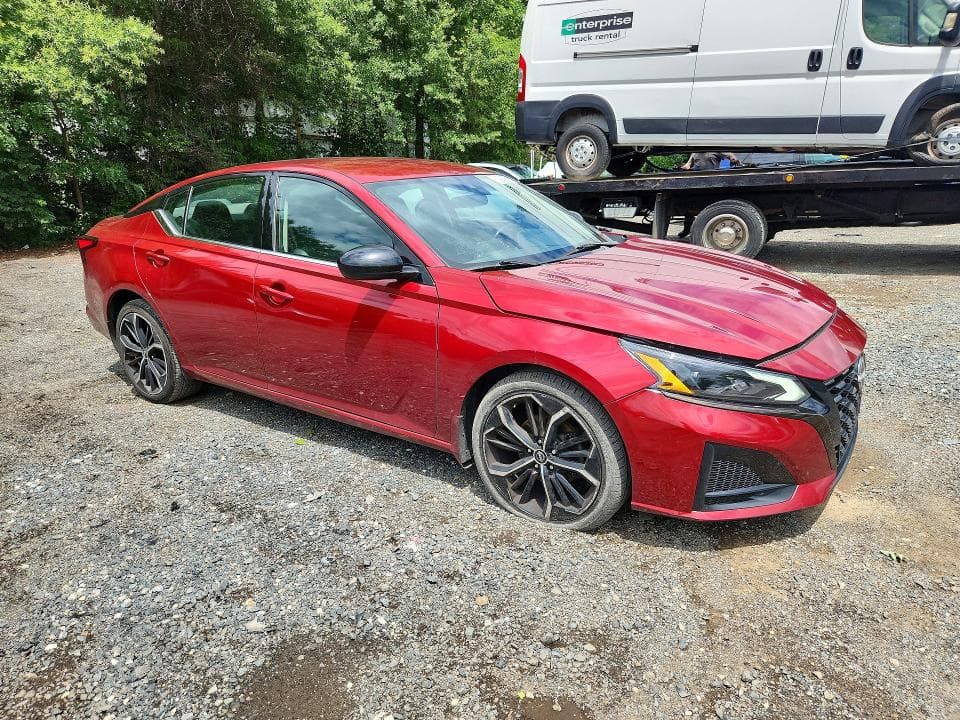 2023 NISSAN ALTIMA SR 4