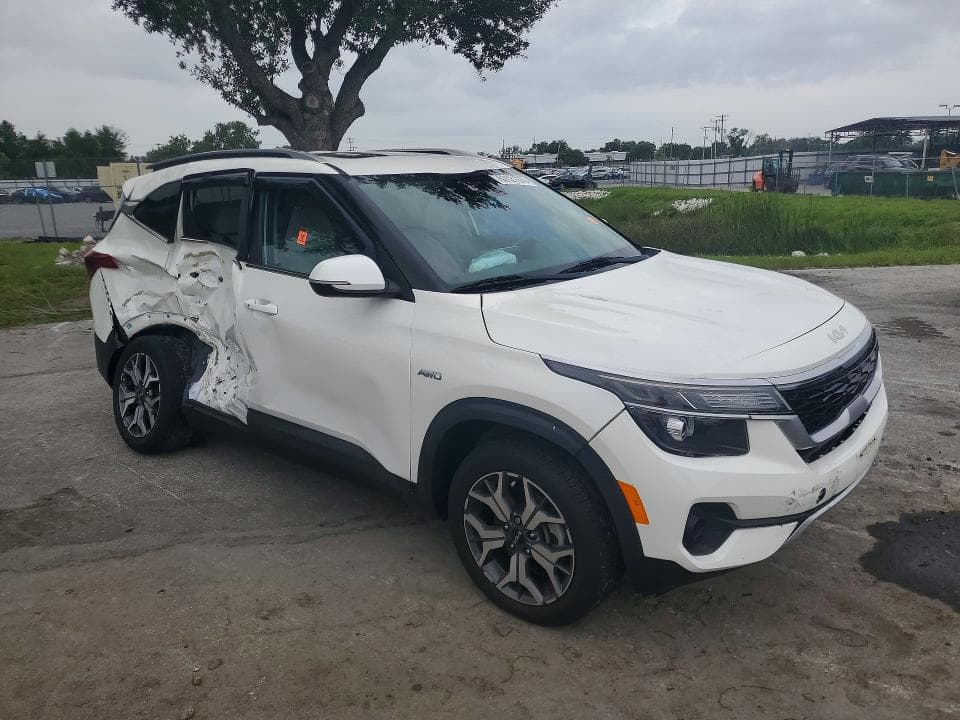2022 KIA SELTOS EX 4