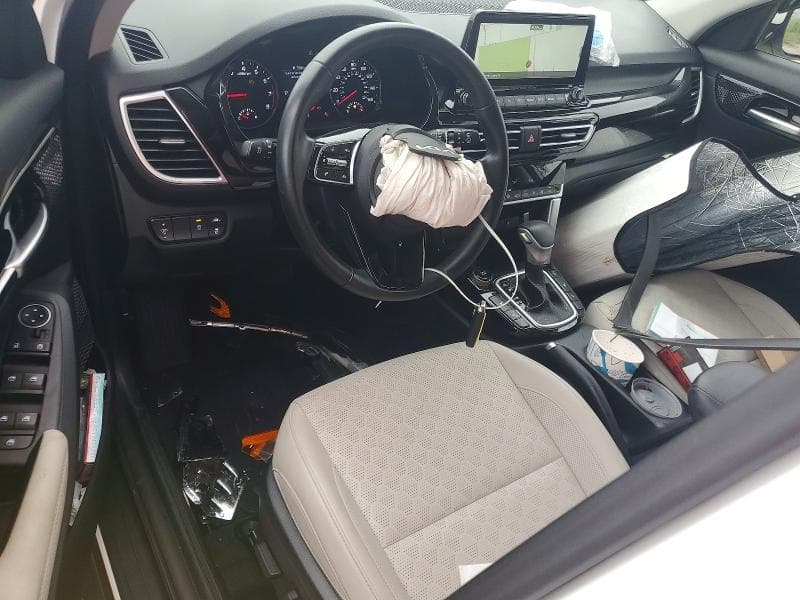 2022 KIA SELTOS EX 8