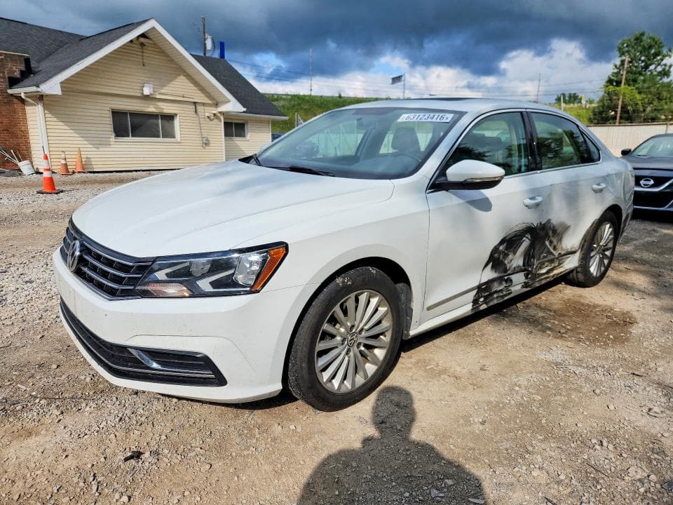 2017 VOLKSWAGEN PASSAT SE - 1