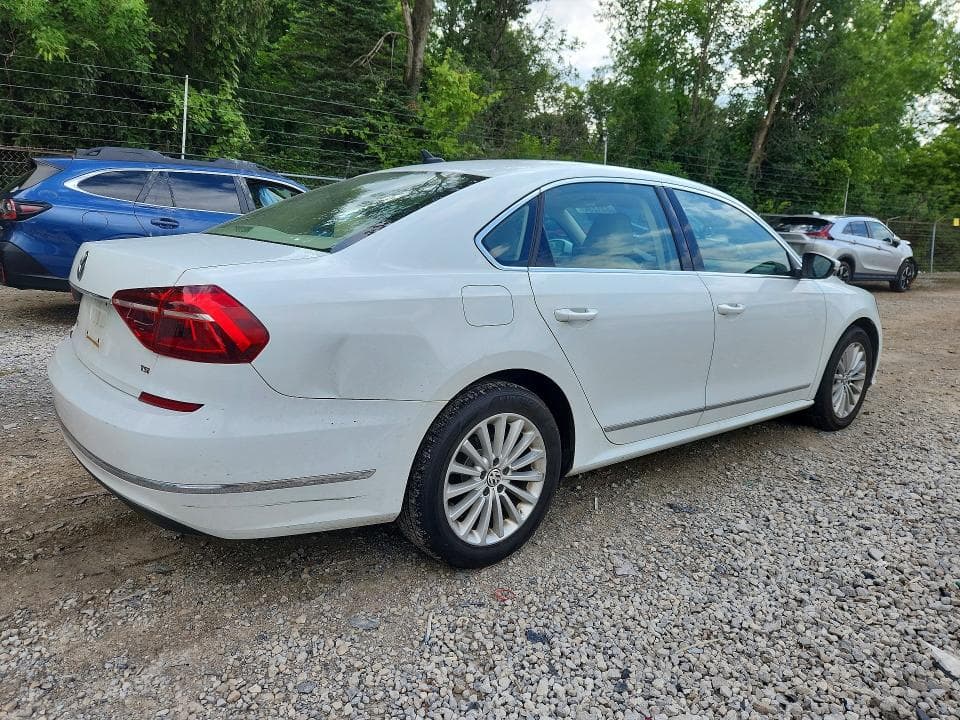 2017 VOLKSWAGEN PASSAT SE 3