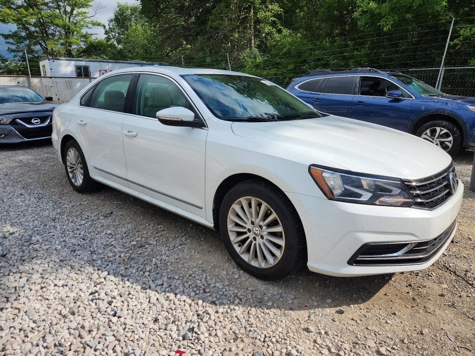 2017 VOLKSWAGEN PASSAT SE 4