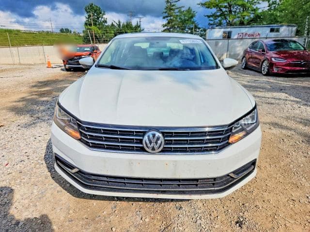 2017 VOLKSWAGEN PASSAT SE 5