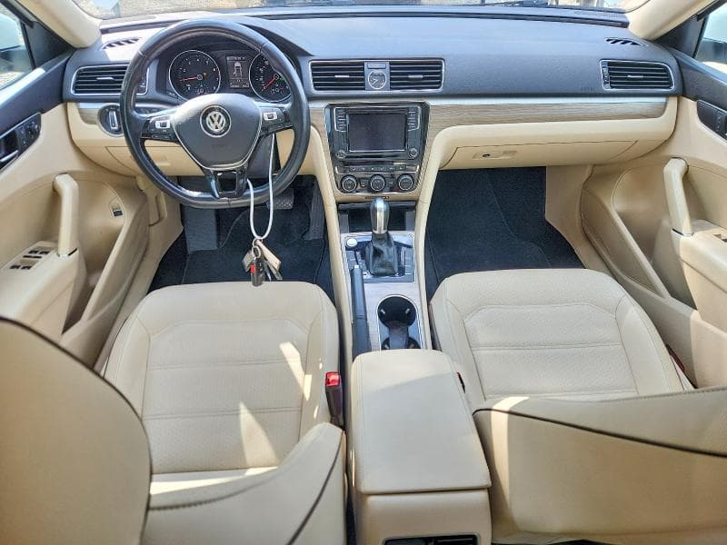 2017 VOLKSWAGEN PASSAT SE 8