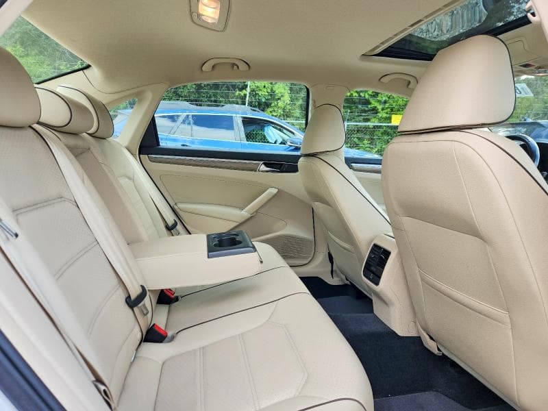 2017 VOLKSWAGEN PASSAT SE 10