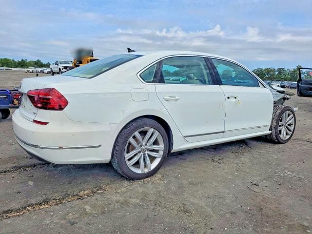 2018 VOLKSWAGEN PASSAT SEL PREMIUM 3