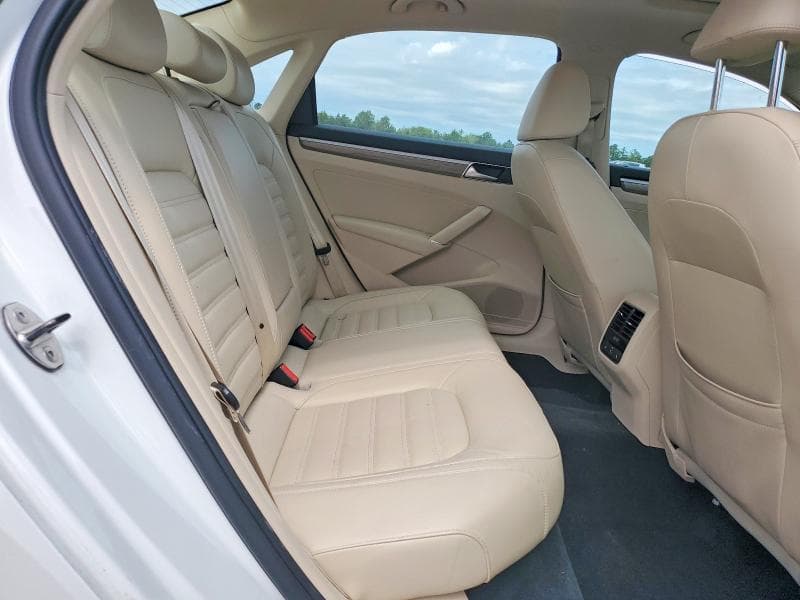 2018 VOLKSWAGEN PASSAT SEL PREMIUM 10