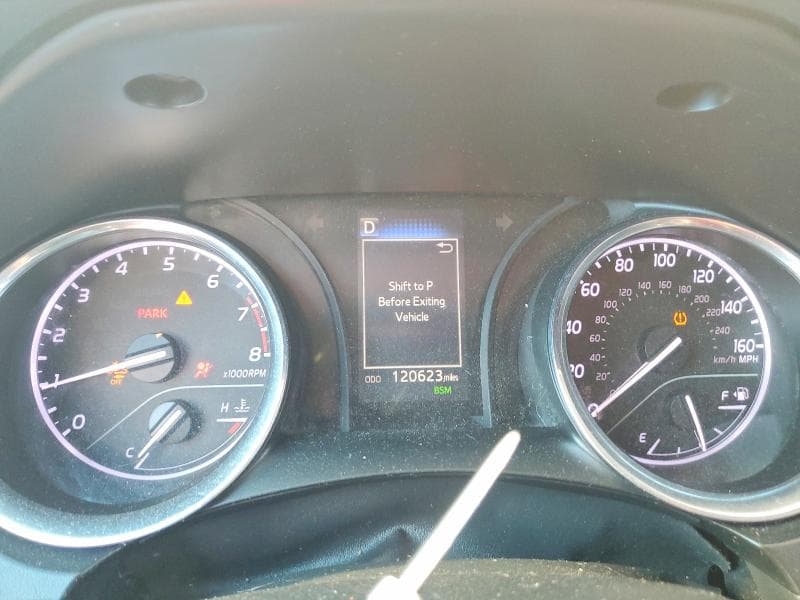 2018 TOYOTA CAMRY SE 9