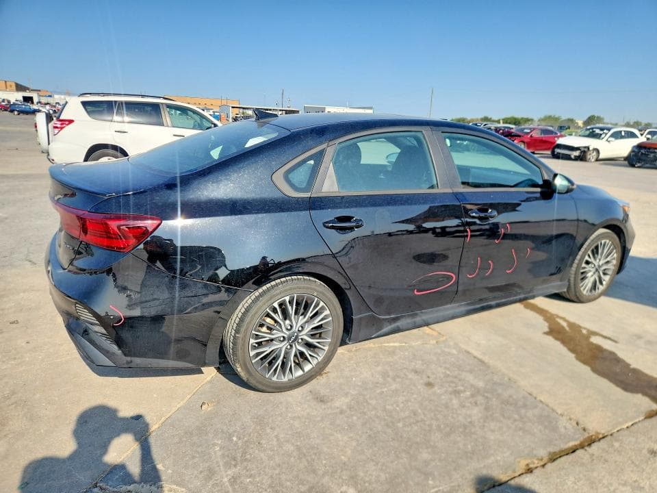 2023 KIA FORTE GT LINE 3