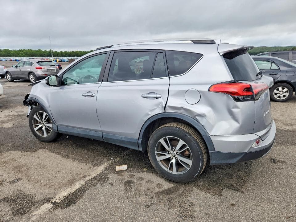 2017 TOYOTA RAV4 XLE 2
