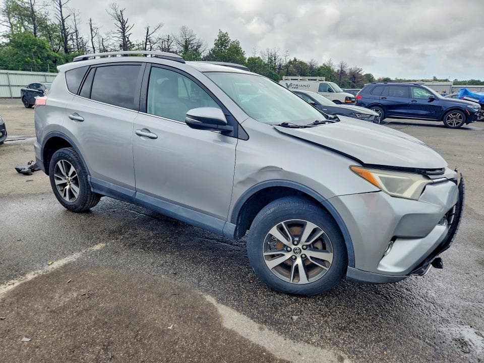 2017 TOYOTA RAV4 XLE 4