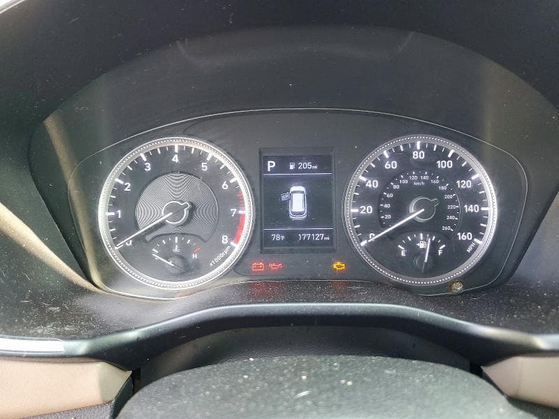 2020 HYUNDAI SANTA FE SE 9