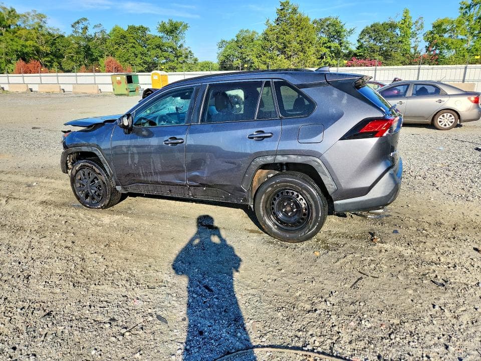 2020 TOYOTA RAV4 LE 2
