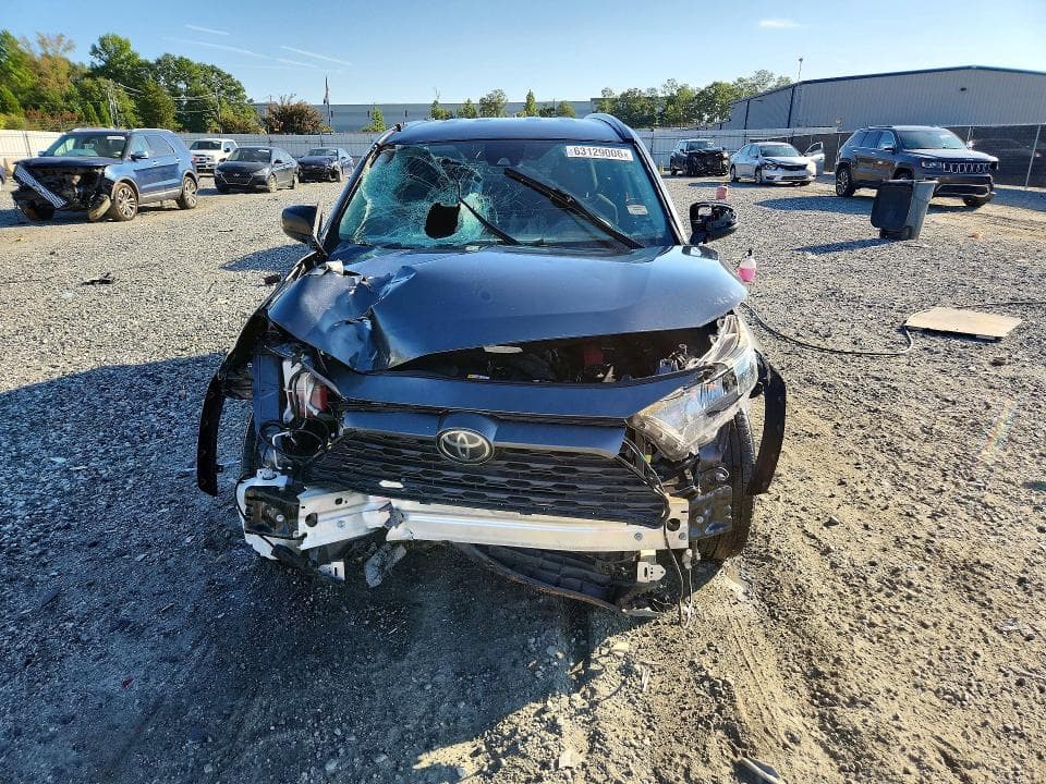 2020 TOYOTA RAV4 LE 5