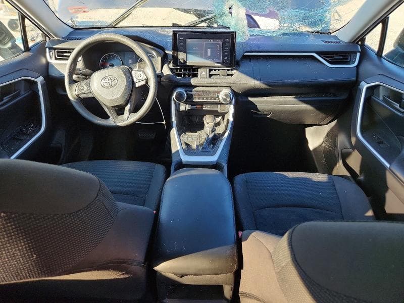 2020 TOYOTA RAV4 LE 8