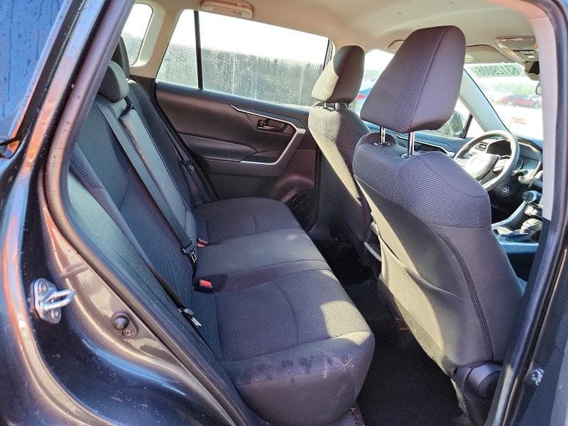 2020 TOYOTA RAV4 LE 10