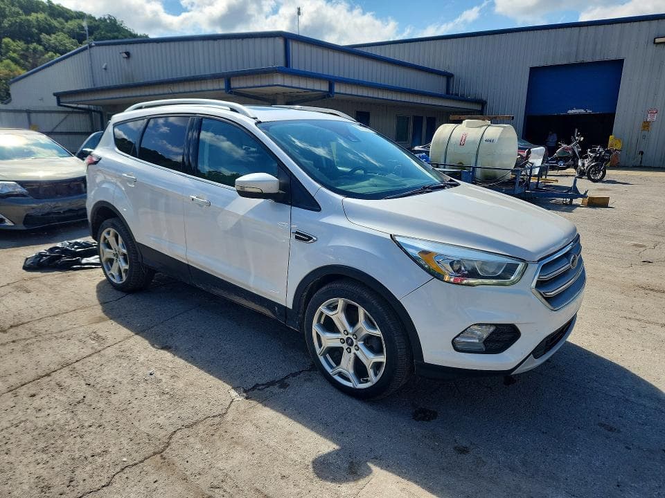 2017 FORD ESCAPE TITANIUM 4
