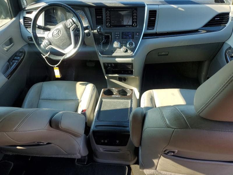 2018 TOYOTA SIENNA XLE PREMIUM 8-PASSENGER 8