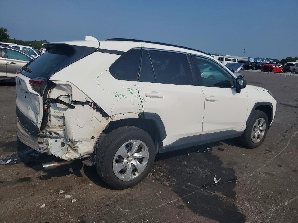 2019 TOYOTA RAV4 LE 3