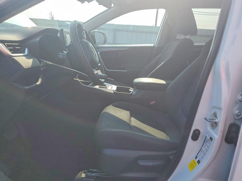 2019 TOYOTA RAV4 LE 7