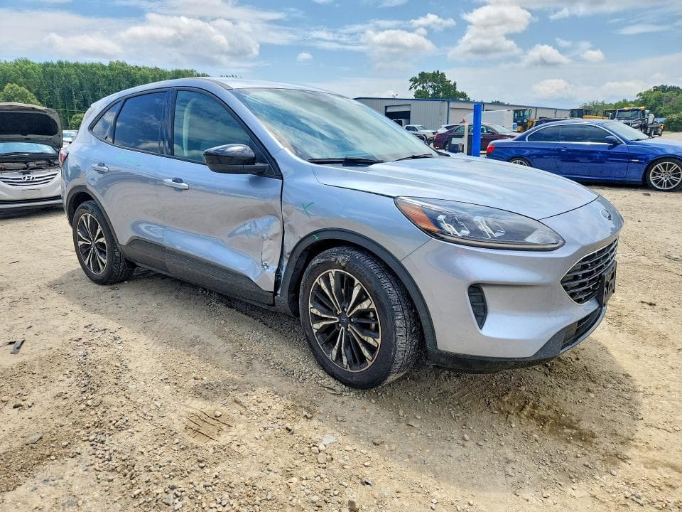 2022 FORD ESCAPE SE 4