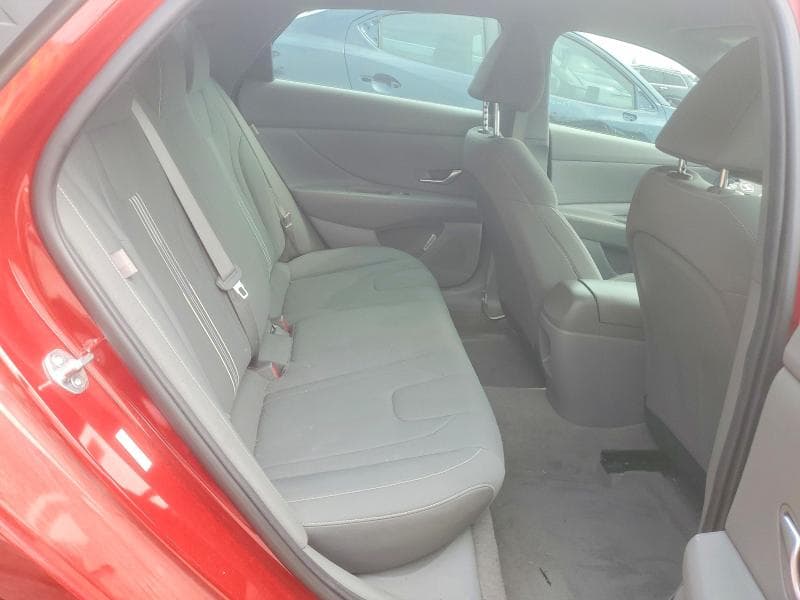2024 HYUNDAI ELANTRA SEL 10