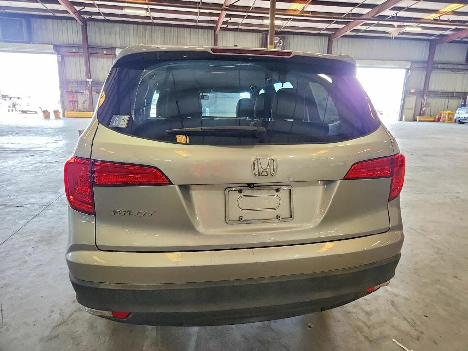 2017 HONDA PILOT EX 6