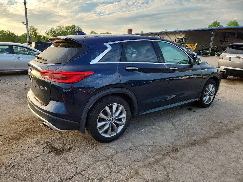 2019 INFINITI QX50 PURE 3