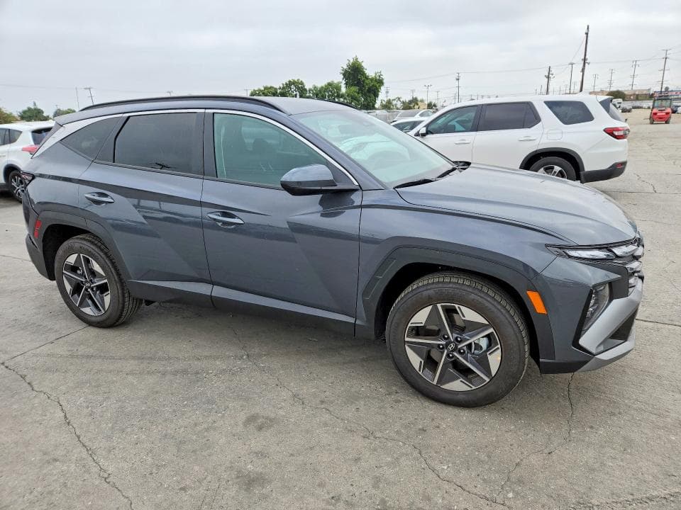 2026 HYUNDAI TUCSON SEL 4