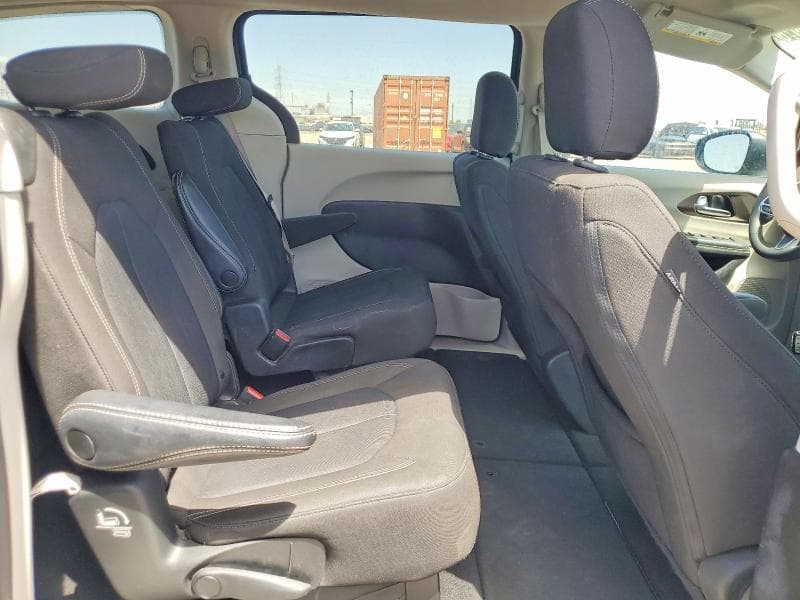 2023 CHRYSLER VOYAGER LX 11