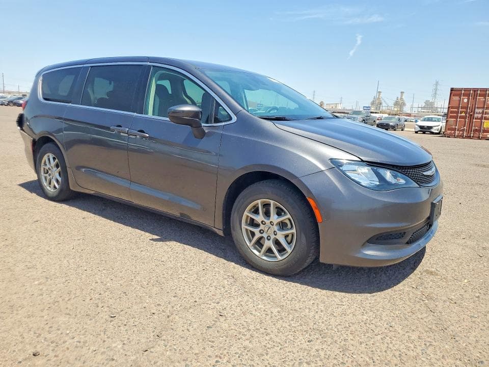 2023 CHRYSLER VOYAGER LX 4
