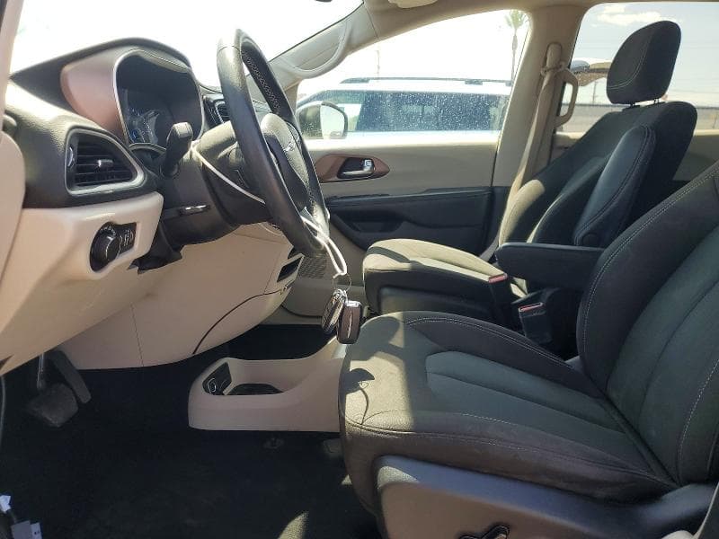 2023 CHRYSLER VOYAGER LX 7