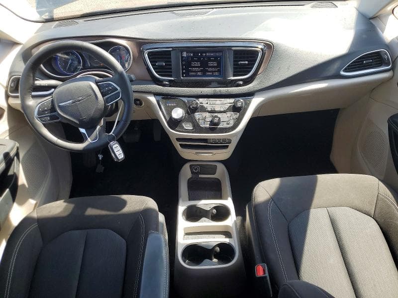 2023 CHRYSLER VOYAGER LX 8