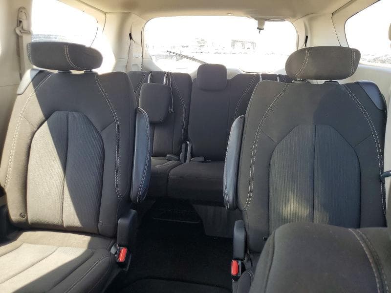 2023 CHRYSLER VOYAGER LX 10