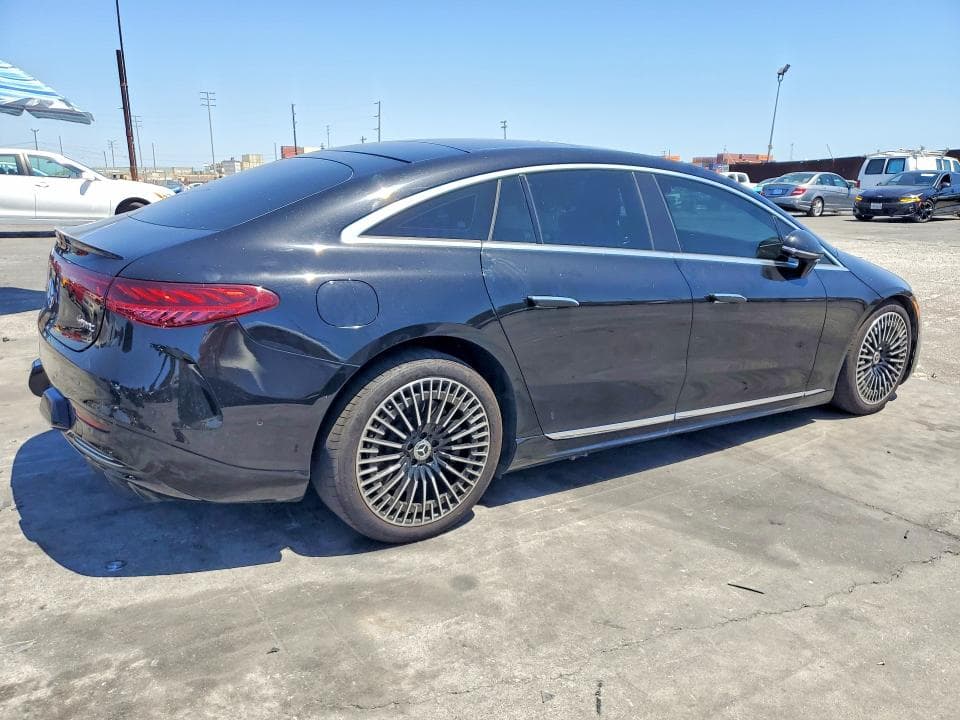 2022 MERCEDES-BENZ EQS SEDAN 580 4MATIC 3