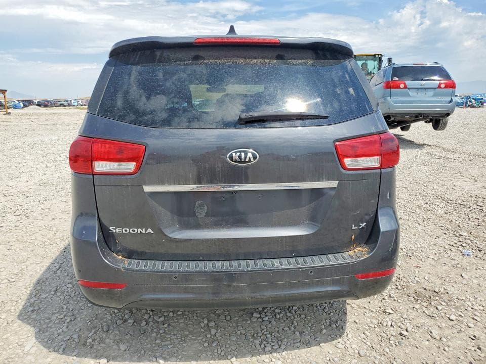 2017 KIA SEDONA LX 6